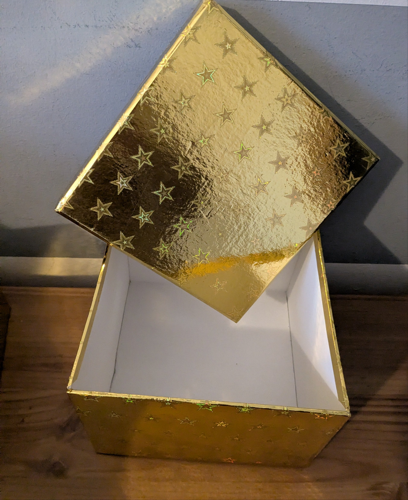 Star gifting boxes with lid with Gold foil stars. Free paper shredding