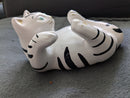 ceramic cat ornamant gift wall, free standing