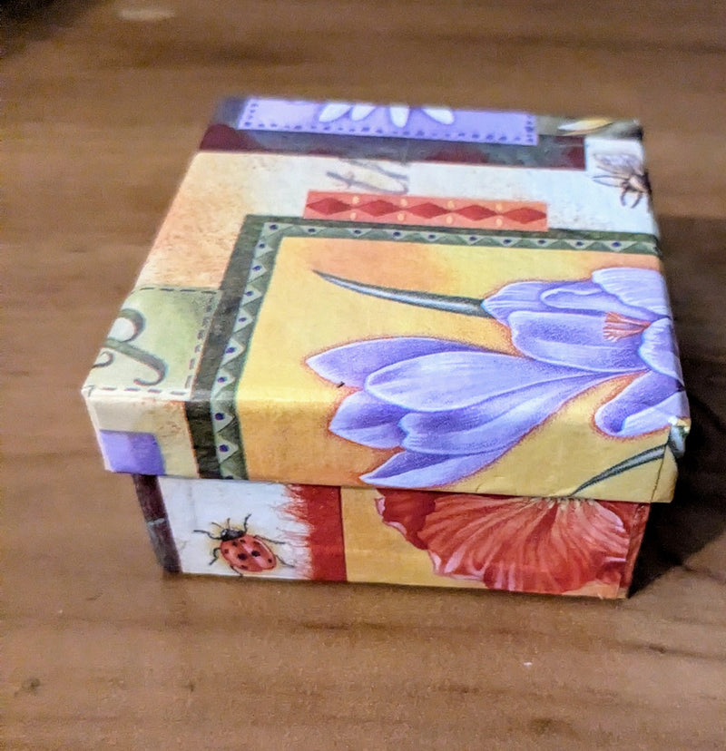 Floral lidded gift boxes