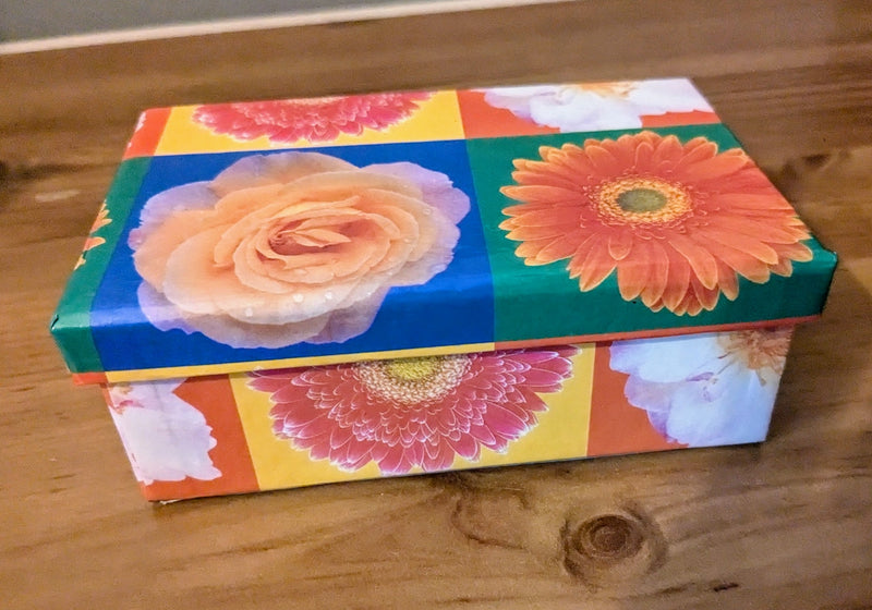 Floral lidded gift boxes